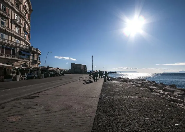 Chiatamone Seaside شقة *