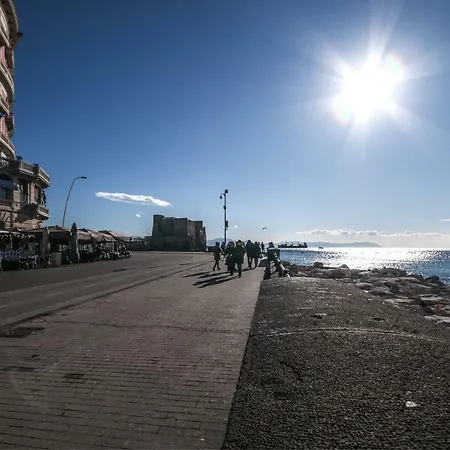 Chiatamone Seaside Appartamento *